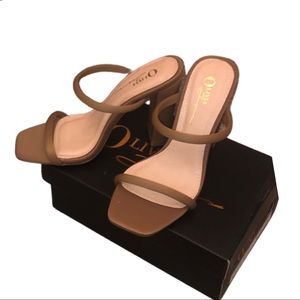 Strappy chunky heel Sandal